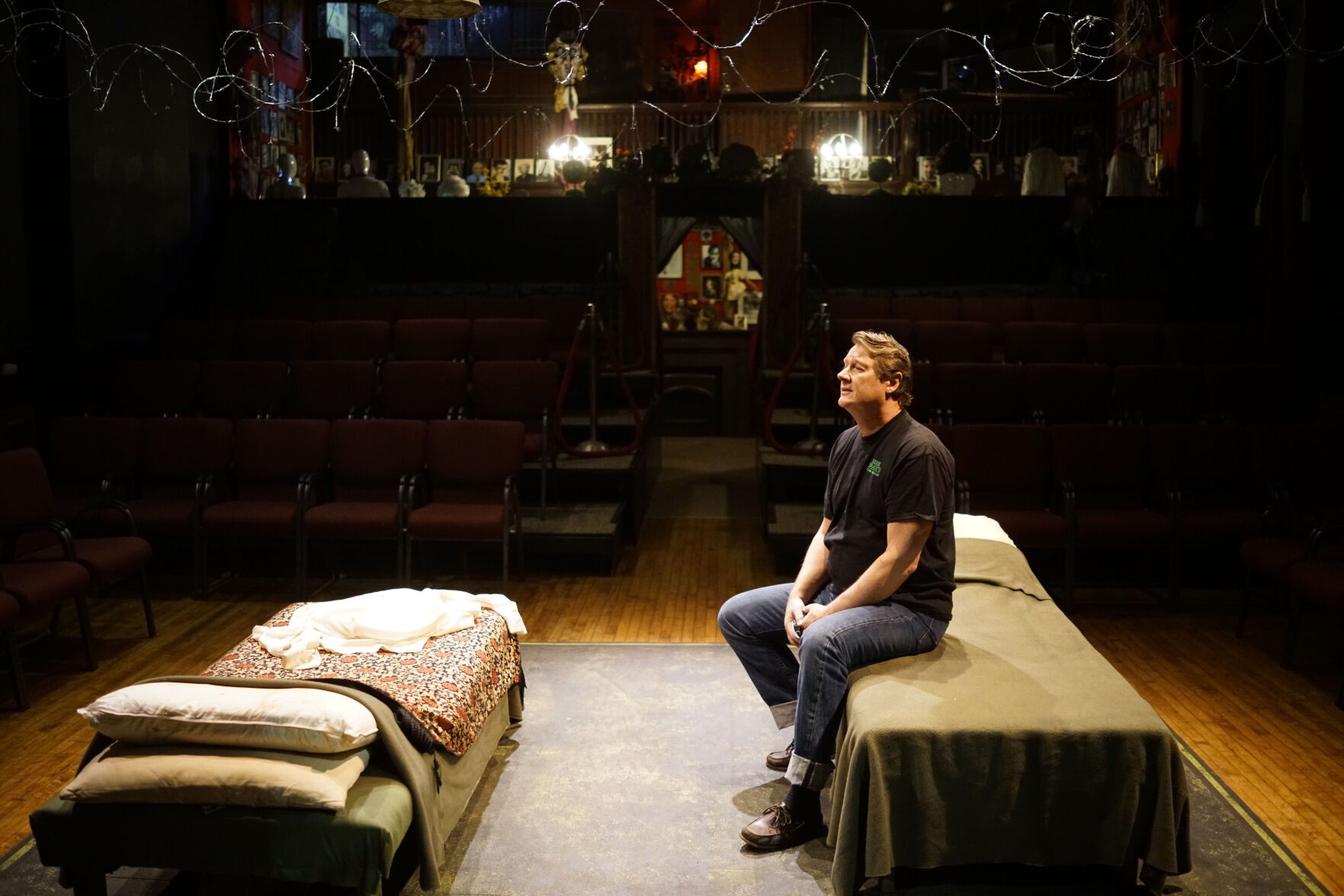 GUSTO NEW PHOENIX THEATRE GEE Richard Lambert